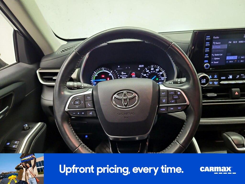 used 2021 Toyota Highlander Hybrid car, priced at $32,998