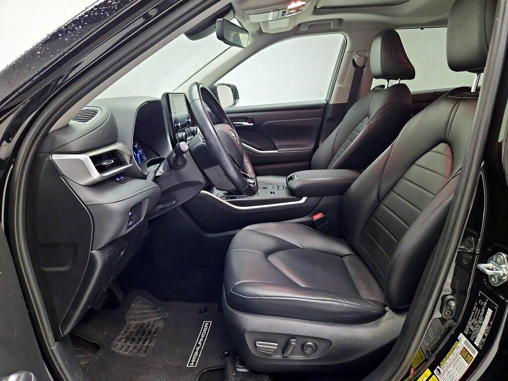 used 2021 Toyota Highlander Hybrid car, priced at $32,998
