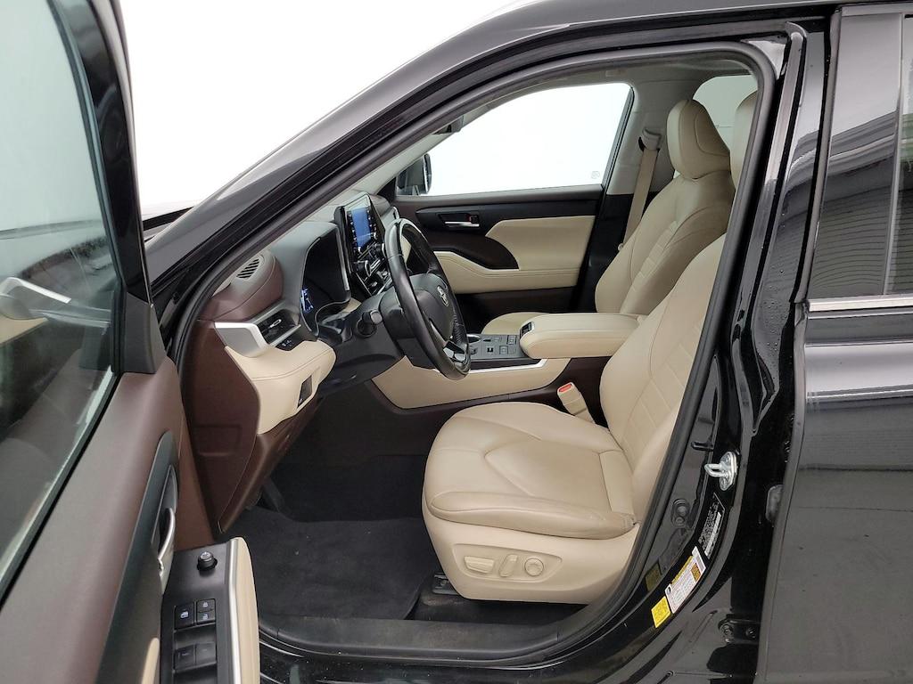 used 2021 Toyota Highlander car, priced at $35,998
