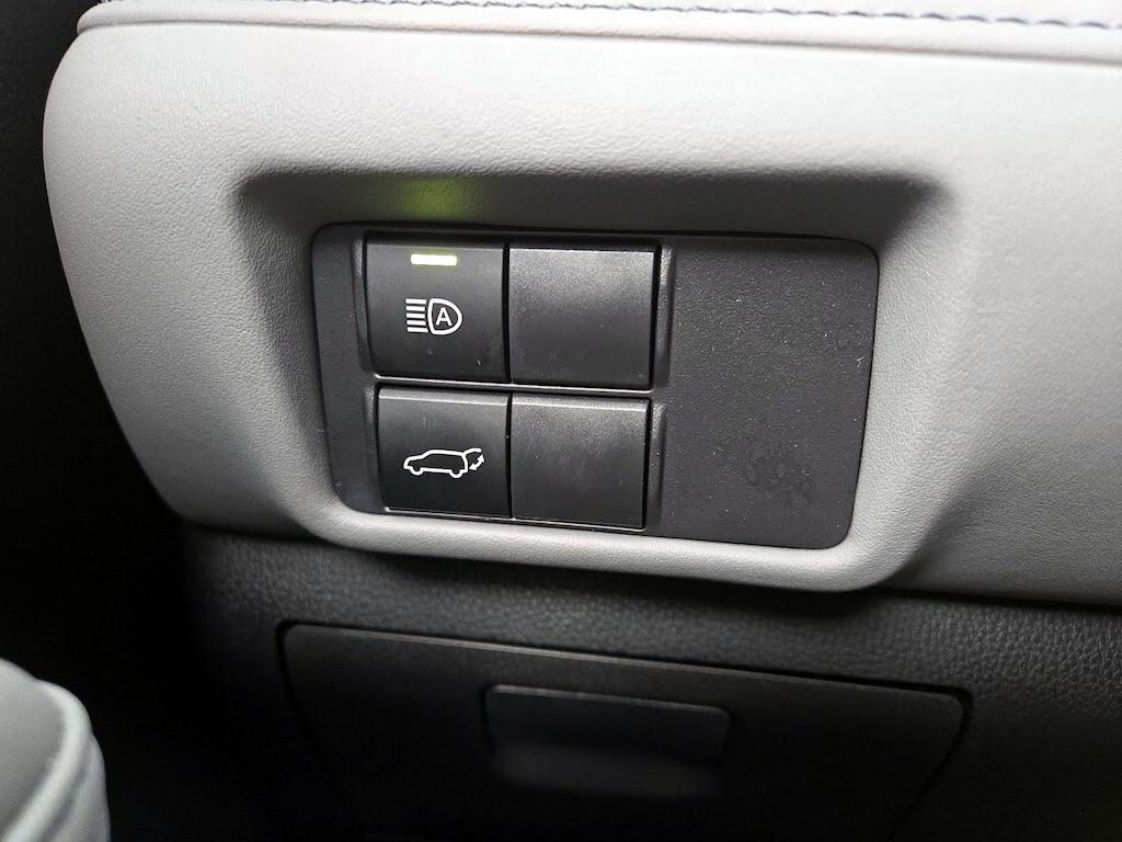used 2022 Toyota Highlander Hybrid car, priced at $38,998