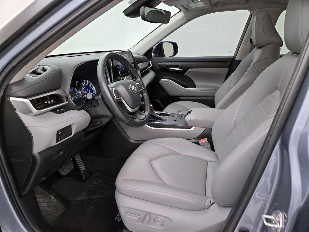 used 2022 Toyota Highlander Hybrid car, priced at $38,998