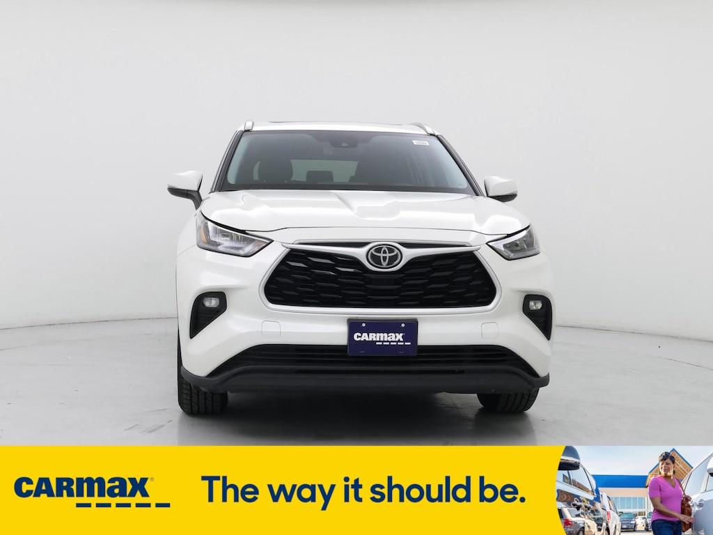 used 2020 Toyota Highlander car, priced at $27,998