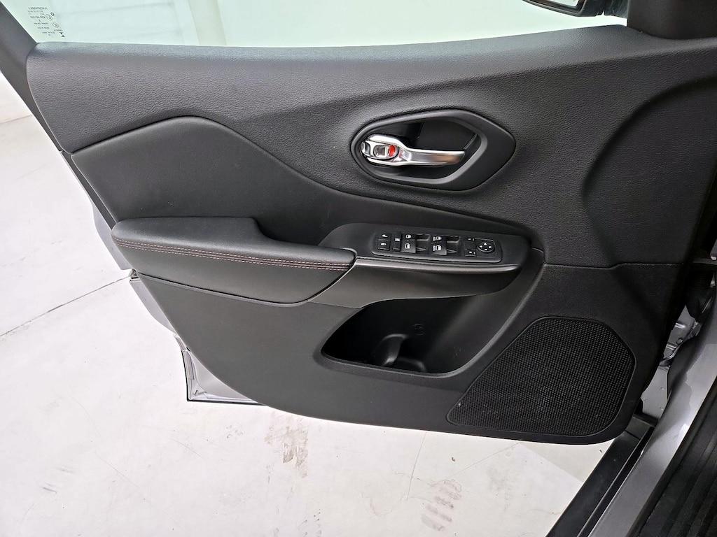 used 2019 Jeep Cherokee car, priced at $18,998