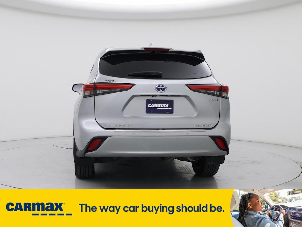 used 2021 Toyota Highlander Hybrid car, priced at $40,998
