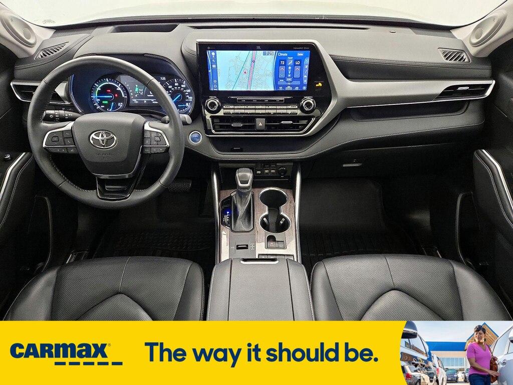 used 2021 Toyota Highlander Hybrid car, priced at $42,998