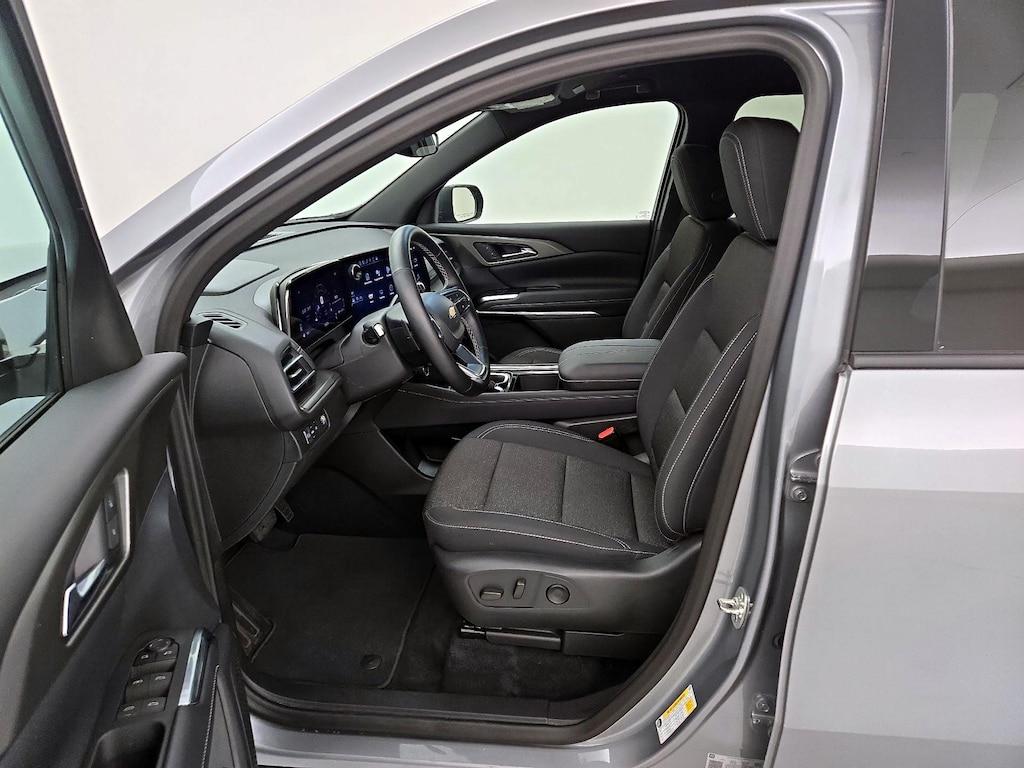 used 2025 Chevrolet Traverse car, priced at $40,998