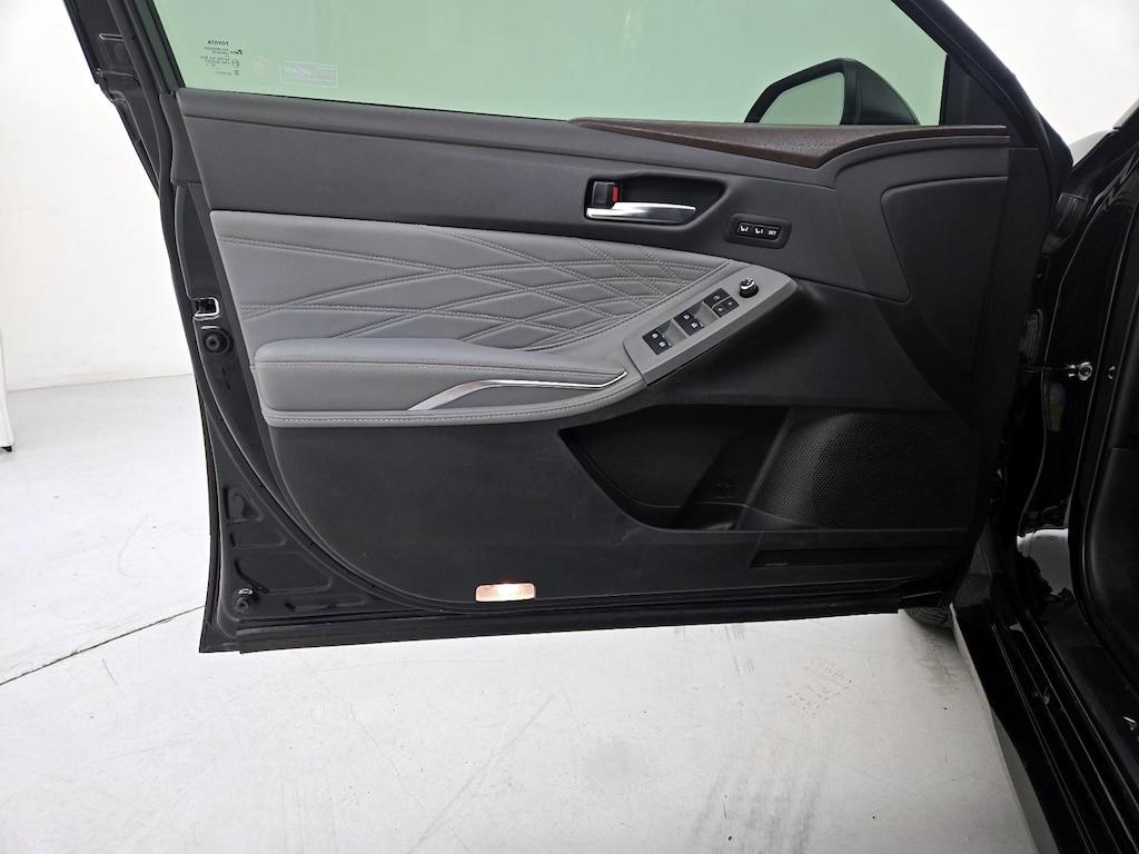 used 2020 Toyota Avalon Hybrid car, priced at $30,998