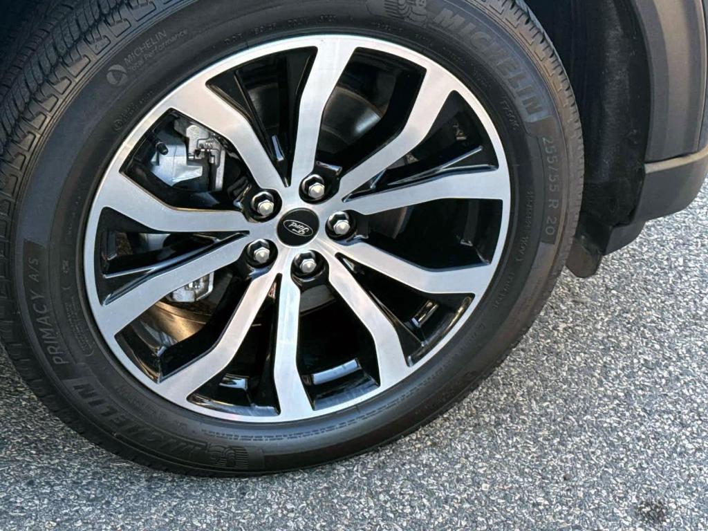 used 2024 Ford Explorer car, priced at $39,995