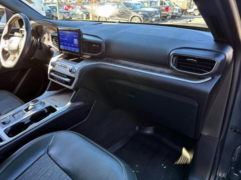 used 2024 Ford Explorer car, priced at $39,995