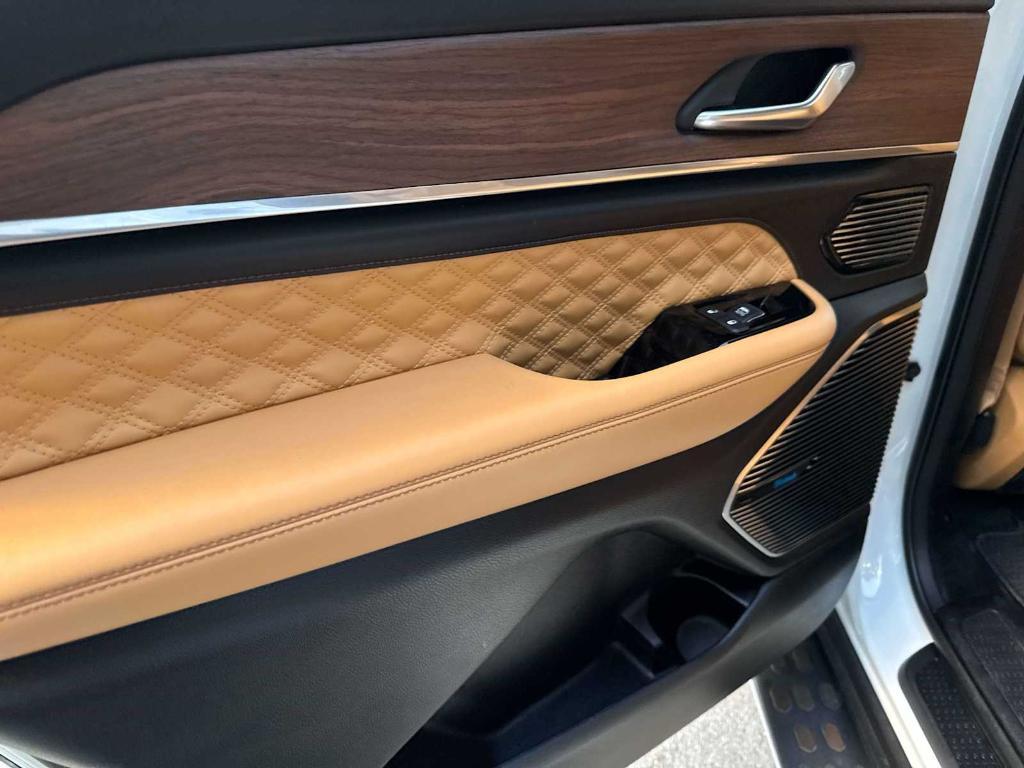 used 2023 Jeep Grand Cherokee L car, priced at $43,812