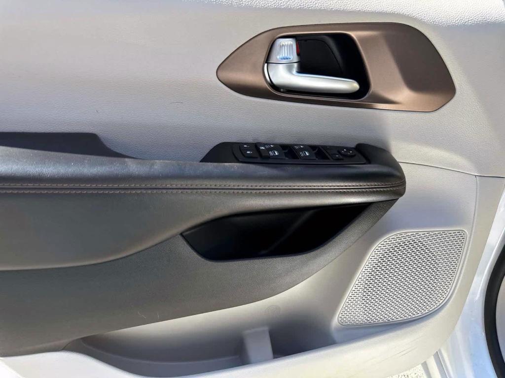 used 2019 Chrysler Pacifica car, priced at $19,995