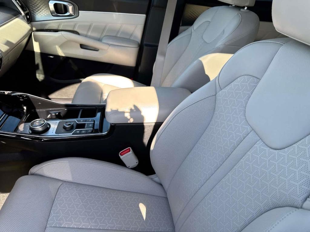 used 2023 Kia Sorento Hybrid car, priced at $32,995