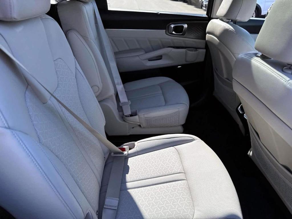 used 2023 Kia Sorento Hybrid car, priced at $32,995