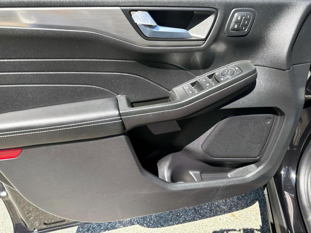 used 2022 Ford Escape car, priced at $26,995