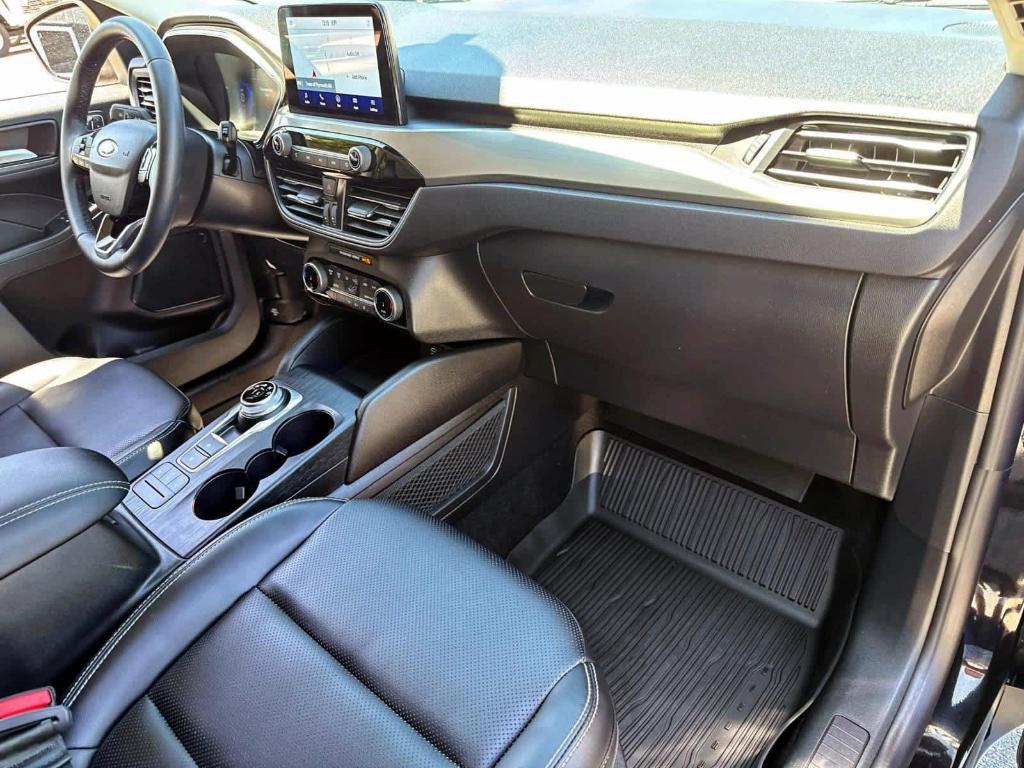 used 2022 Ford Escape car, priced at $26,995
