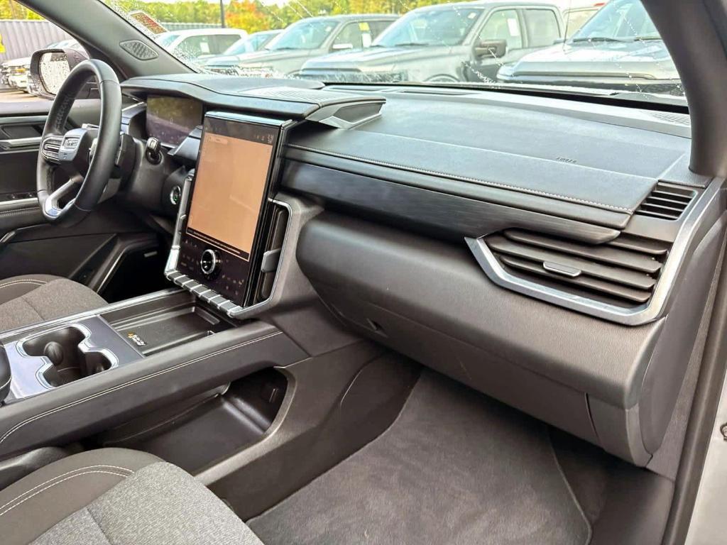 used 2025 GMC Acadia car, priced at $38,995