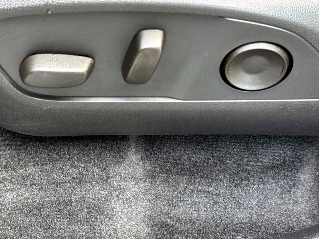 used 2025 GMC Acadia car, priced at $38,995