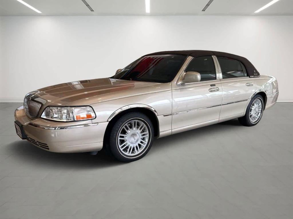 used 2007 Lincoln Town Car car, priced at $29,995