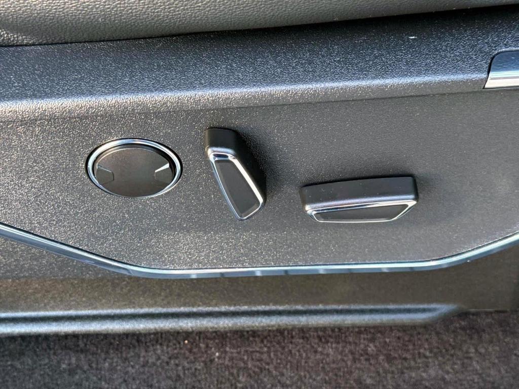 used 2022 Ford F-150 Lightning car, priced at $38,962