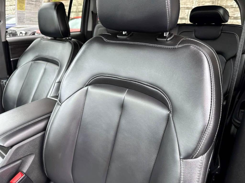 used 2024 Jeep Grand Cherokee car, priced at $37,922