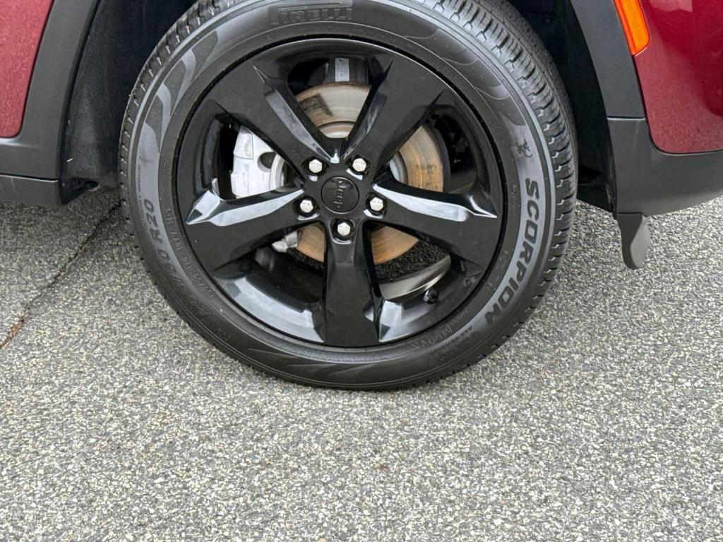 used 2024 Jeep Grand Cherokee car, priced at $37,922