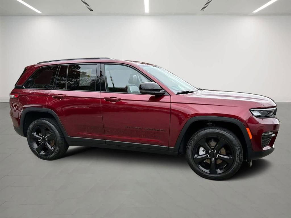 used 2024 Jeep Grand Cherokee car, priced at $37,922