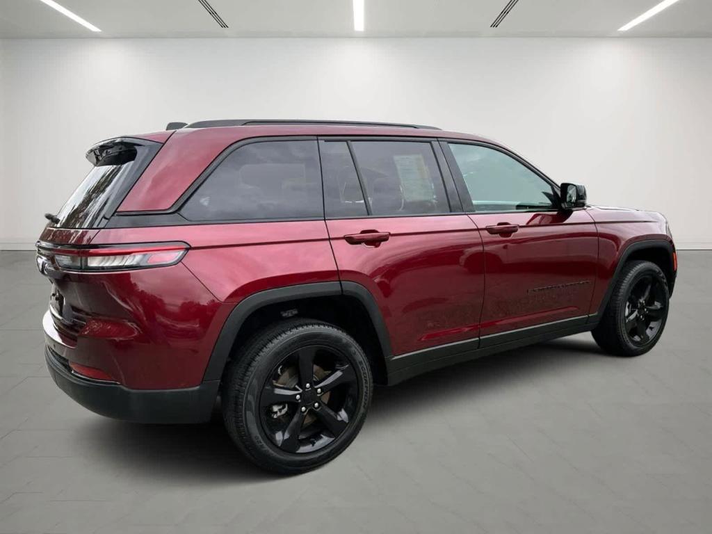used 2024 Jeep Grand Cherokee car, priced at $37,922
