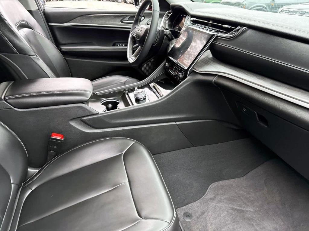 used 2024 Jeep Grand Cherokee car, priced at $37,922