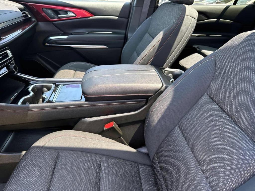 used 2024 Chevrolet Traverse car, priced at $51,500