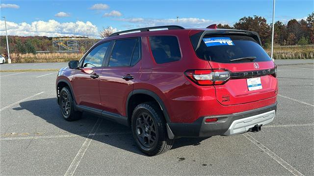 used 2025 Honda Pilot car, priced at $47,659