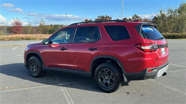 used 2025 Honda Pilot car, priced at $47,659