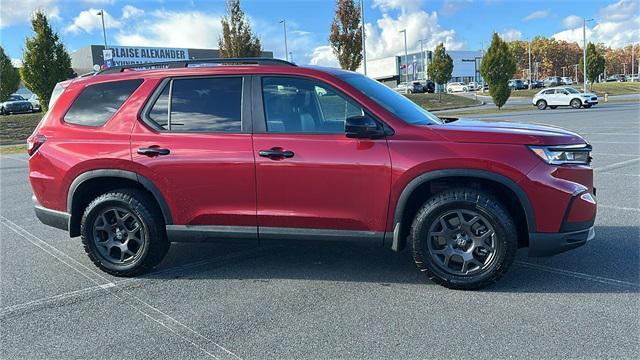 used 2025 Honda Pilot car, priced at $47,659