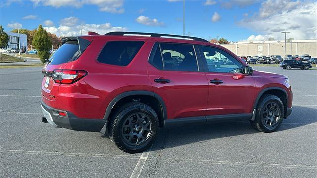 used 2025 Honda Pilot car, priced at $47,659