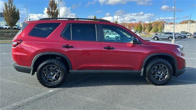 used 2025 Honda Pilot car, priced at $47,659