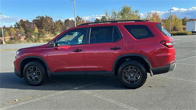 used 2025 Honda Pilot car, priced at $47,659