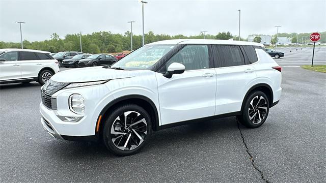 used 2024 Mitsubishi Outlander car, priced at $27,599
