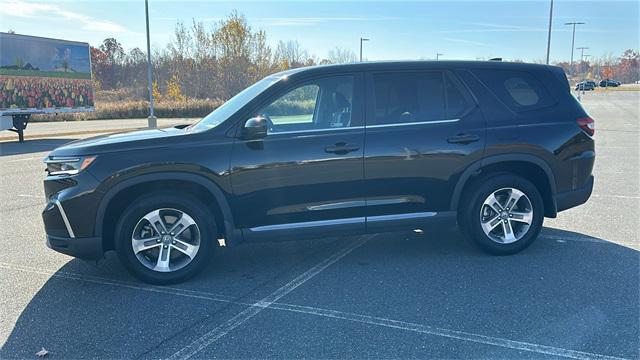 used 2023 Honda Pilot car, priced at $40,122