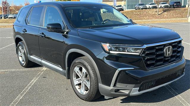 used 2023 Honda Pilot car, priced at $40,122