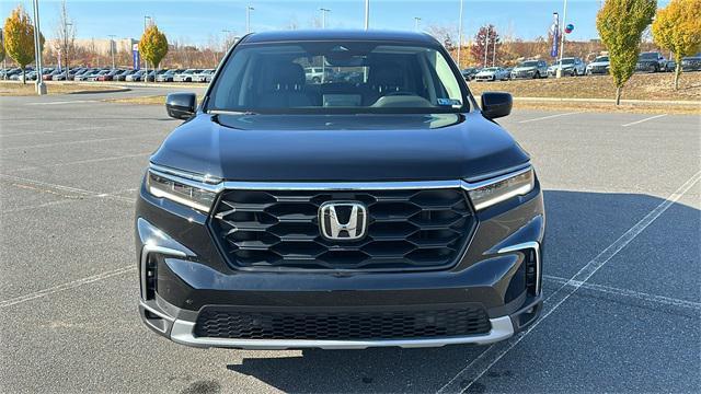 used 2023 Honda Pilot car, priced at $40,122