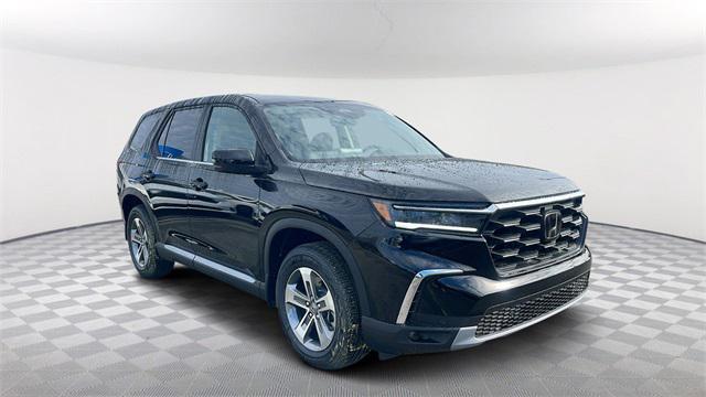 new 2025 Honda Pilot car, priced at $46,995