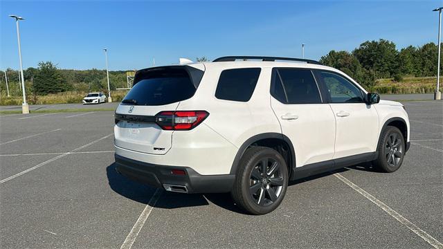 used 2025 Honda Pilot car, priced at $44,976