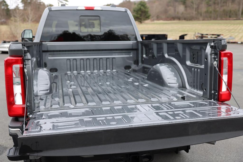 new 2025 Ford F-350 car, priced at $61,675