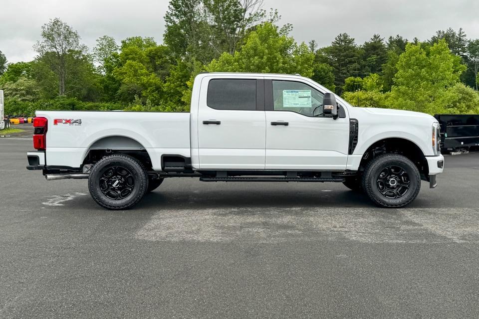 new 2025 Ford F-250 car, priced at $61,655