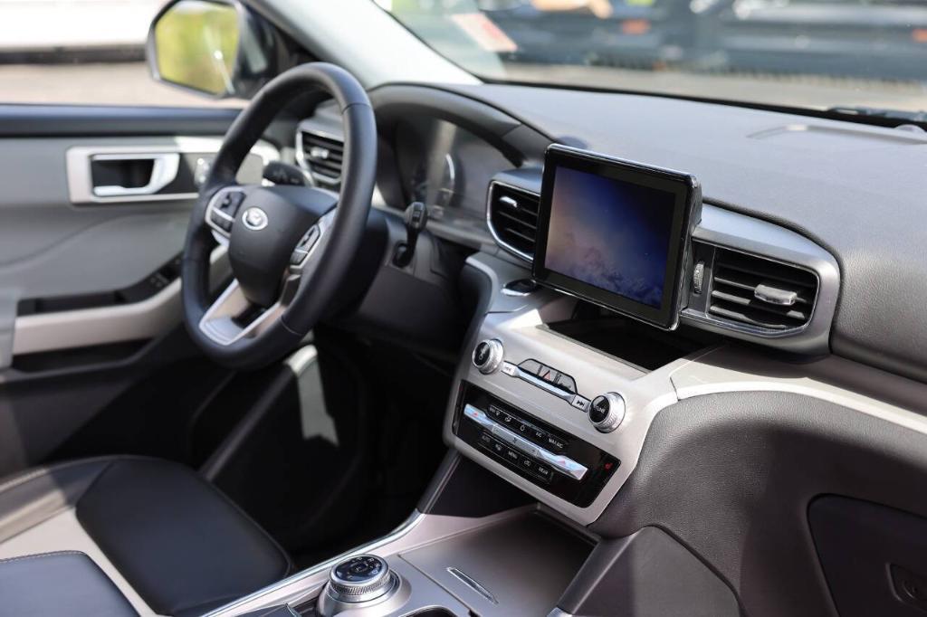 used 2022 Ford Explorer car, priced at $31,900