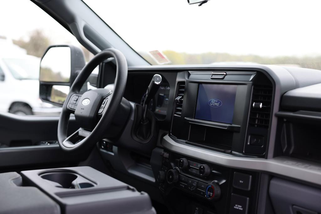 new 2025 Ford F-350 car, priced at $60,875