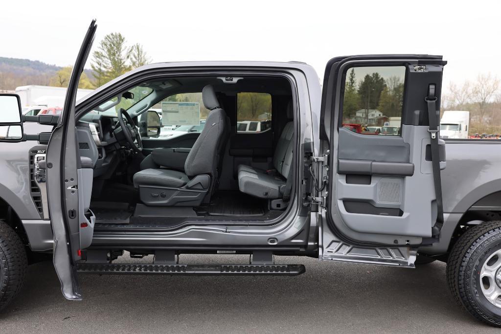 new 2025 Ford F-350 car, priced at $60,875
