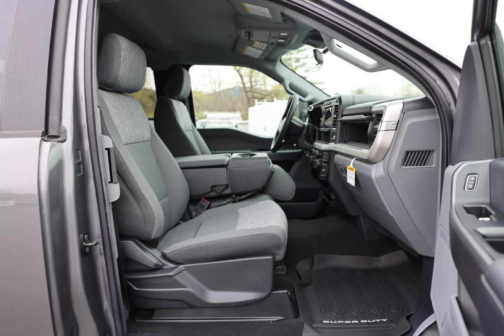 new 2025 Ford F-350 car, priced at $60,875