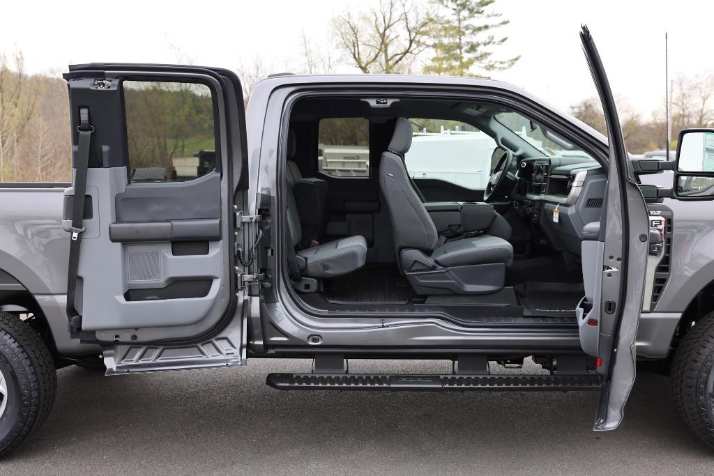 new 2025 Ford F-350 car, priced at $60,875