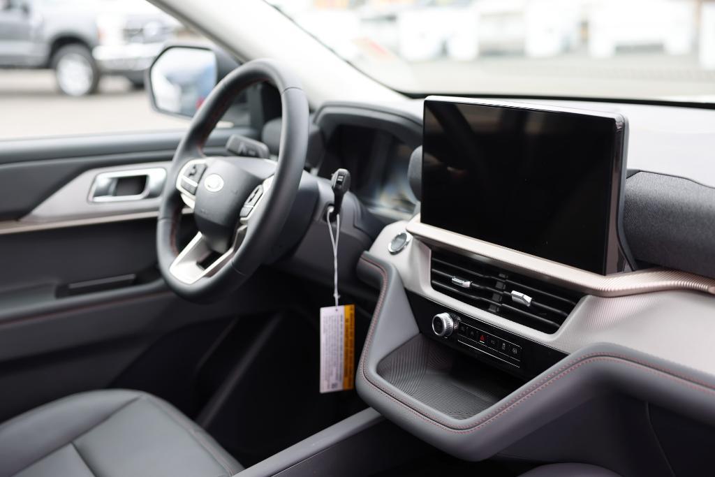 new 2025 Ford Explorer car, priced at $47,081