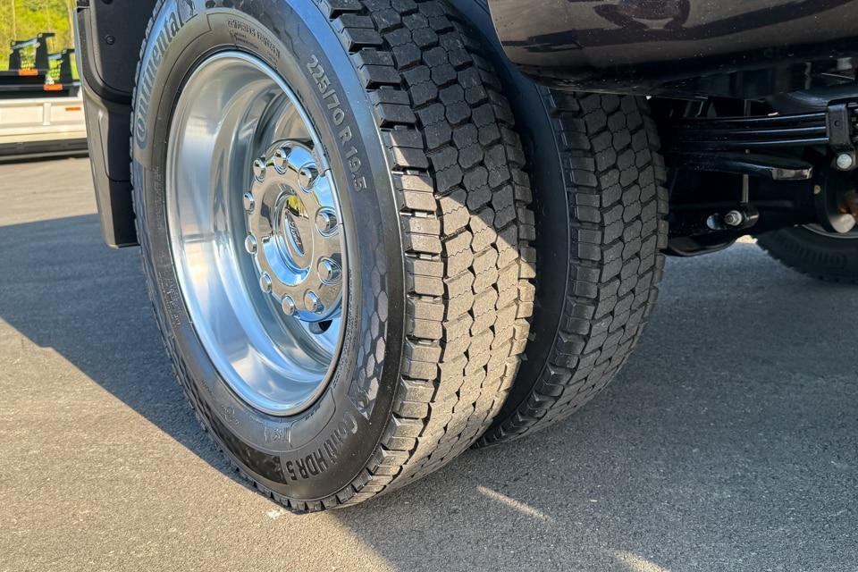 new 2025 Ford F-450 car